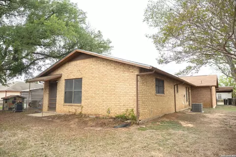 Other - 105 S Sayers, Devine, TX 78016 photo 7 of 8