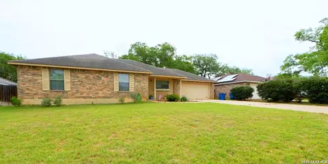 324 Bunker Hl, Pleasanton, TX 78064