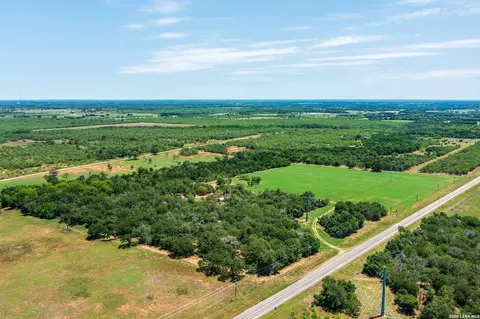 11259 N State Highway 80, Leesville, TX 78122