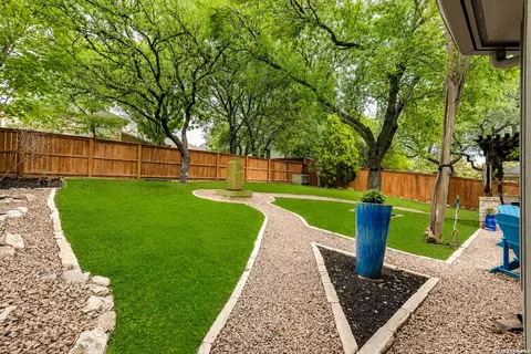 1739 La Mancia, San Antonio, TX 78258
