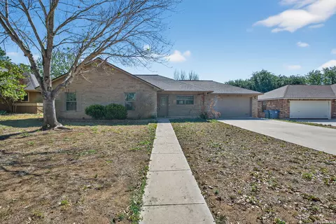 224 Bunker Hl, Pleasanton, TX 78064