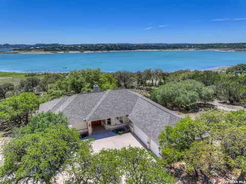 1000 Bamc Dr, Canyon Lake, TX 78133