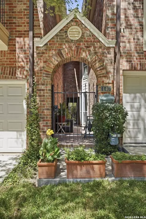 145 Elizabeth, Alamo Heights, TX 78209