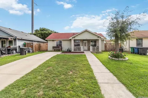 11310 Highcrest Dr, San Antonio, TX 78224