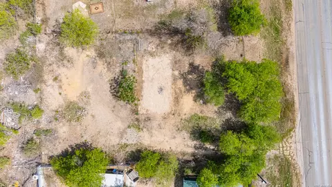 13947 Somerset, Von Ormy, TX 78073 photo 4