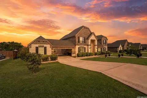 196 Texas Bnd, Castroville, TX 78009