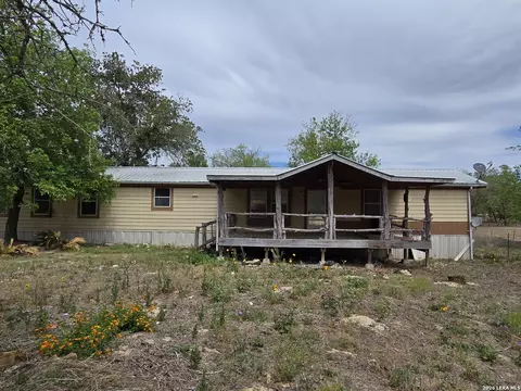 1819 Medina Cir, San Antonio, TX 78264