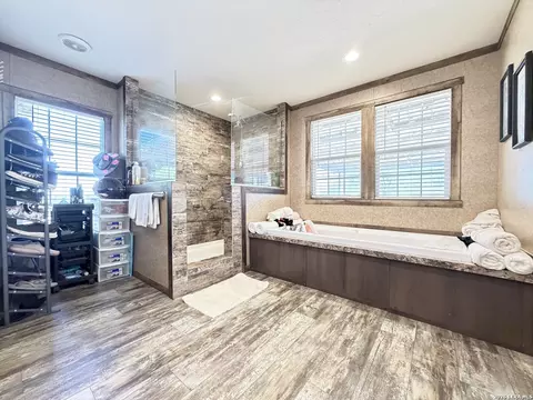 152 County Road 2667, Devine, TX 78016 photo 34