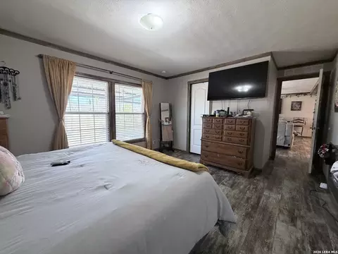 152 County Road 2667, Devine, TX 78016 photo 31