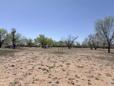 152 County Road 2667, Devine, TX 78016 photo 49