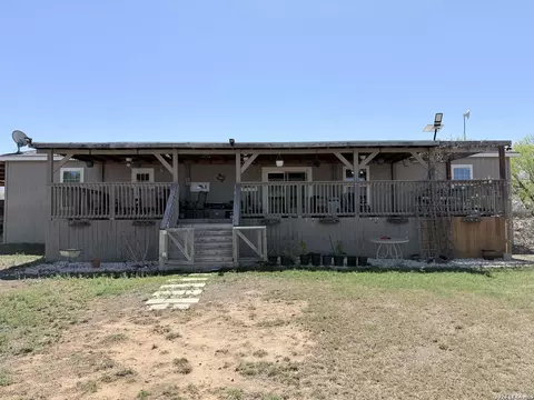 152 County Road 2667, Devine, TX 78016 photo 19