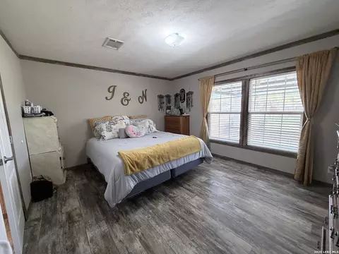 152 County Road 2667, Devine, TX 78016 photo 30