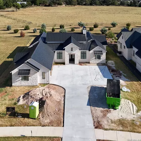 208 Interlaken St, Fredericksburg, TX 78624