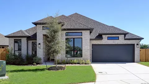 131 Pin Oak, Castroville, TX 78009