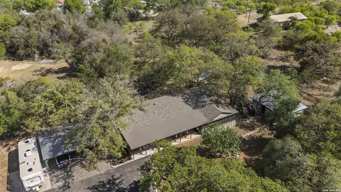 390 Galveston St, Bandera, TX 78003