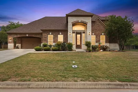 146 Sunrise Hl, Castroville, TX 78009