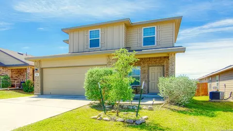 141 Bunkers Hill Rd, Floresville, TX 78114