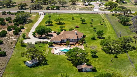 126 Juniper Ln, Boerne, TX 78006