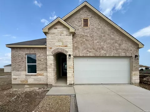 120 Peeps Ct, Adkins, TX 78101
