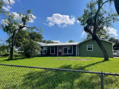 2126 Church Rd, Seguin, TX 78155