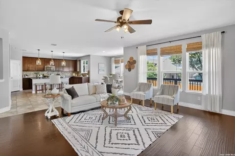 7407 Valle Msn, Boerne, TX 78015
