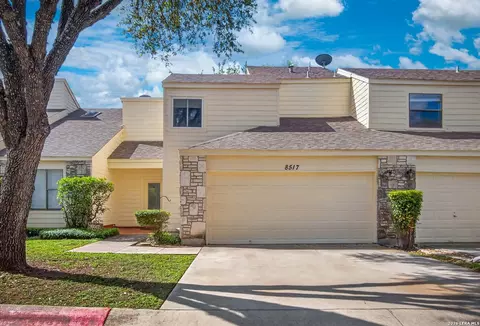 8517 Echo Creek Ln, San Antonio, TX 78240