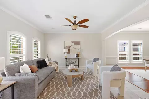 831 Queens Oak, San Antonio, TX 78258
