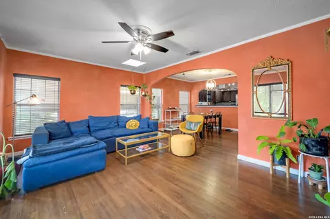 2231 W Woodlawn Ave, San Antonio, TX 78201