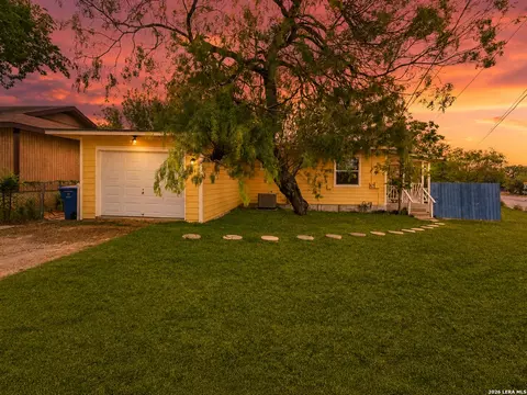 12702 Middle Ln, San Antonio, TX 78217