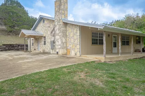 535 Camino Real Rd, Kerrville, TX 78028
