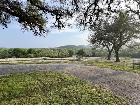 135 Walnut Grove Rd, Boerne, TX 78006
