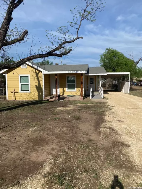 514 S Park St #N/A, Uvalde, TX 78801