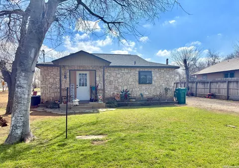 1314 Commerce, Jourdanton, TX 78026