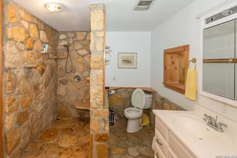 Bath - 3655 N Seco Rd, Utopia, TX 78884 photo 1 of 3