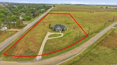 1302 Countryside Bnd, Fredericksburg, TX 78624
