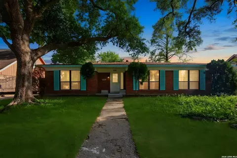 8310 Glenlea St, Houston, TX 77061