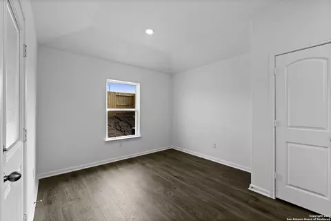 16177 Farmer, Lytle, TX 78052 photo 11
