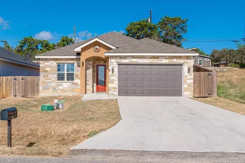 639 Hummingbird Hl, Canyon Lake, TX 78133