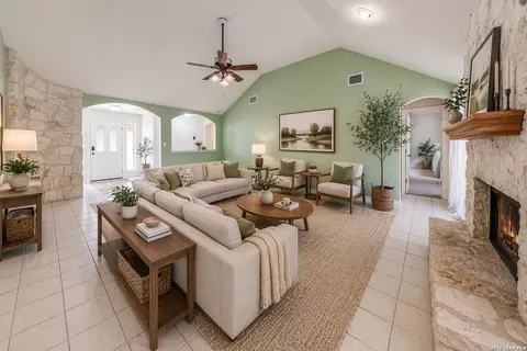 217 Hunters Dawn, La Vernia, TX 78121