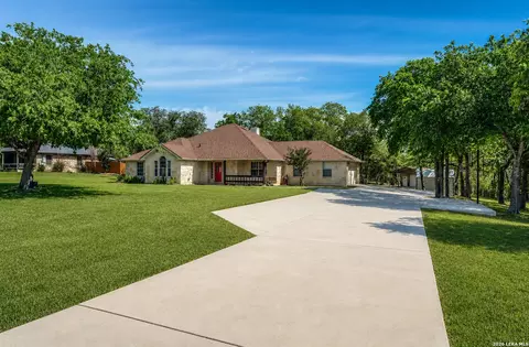 217 Hunters Dawn, La Vernia, TX 78121