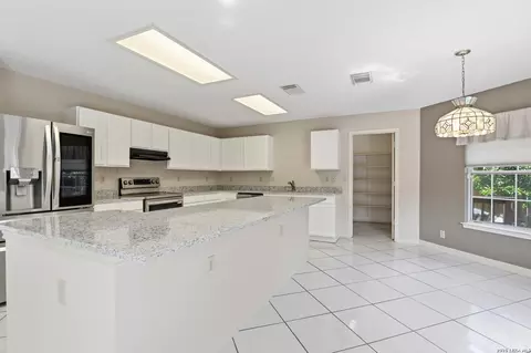 11214 Scarborough Ct, San Antonio, TX 78249