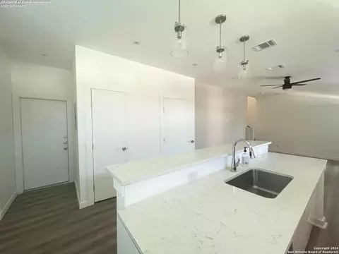 2507 E Commerce St, San Antonio, TX 78203
