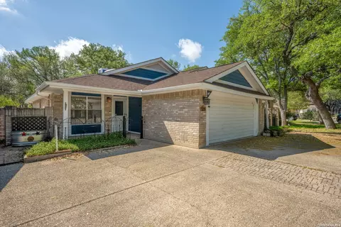 126 Golden Way, Universal City, TX 78148