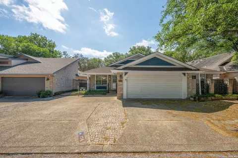 126 Golden Way, Universal City, TX 78148