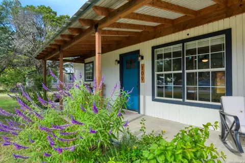 109 Hilltop Dr E, Kerrville, TX 78028