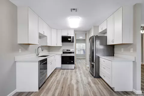 7103 Spring Pt, San Antonio, TX 78249
