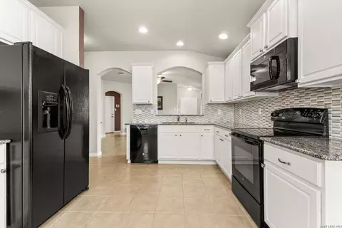 731 Spectrum Dr, New Braunfels, TX 78130