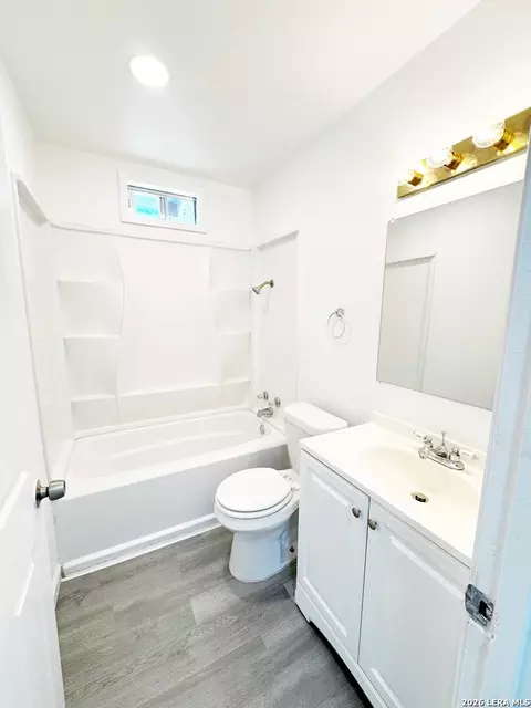 Bath - 501 Corley Dr, Devine, TX 78016 photo 1 of 1