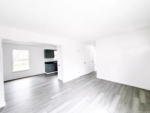 Living - 501 Corley Dr, Devine, TX 78016 photo 1 of 6