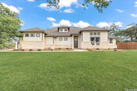 120 Timber Hts, La Vernia, TX 78121